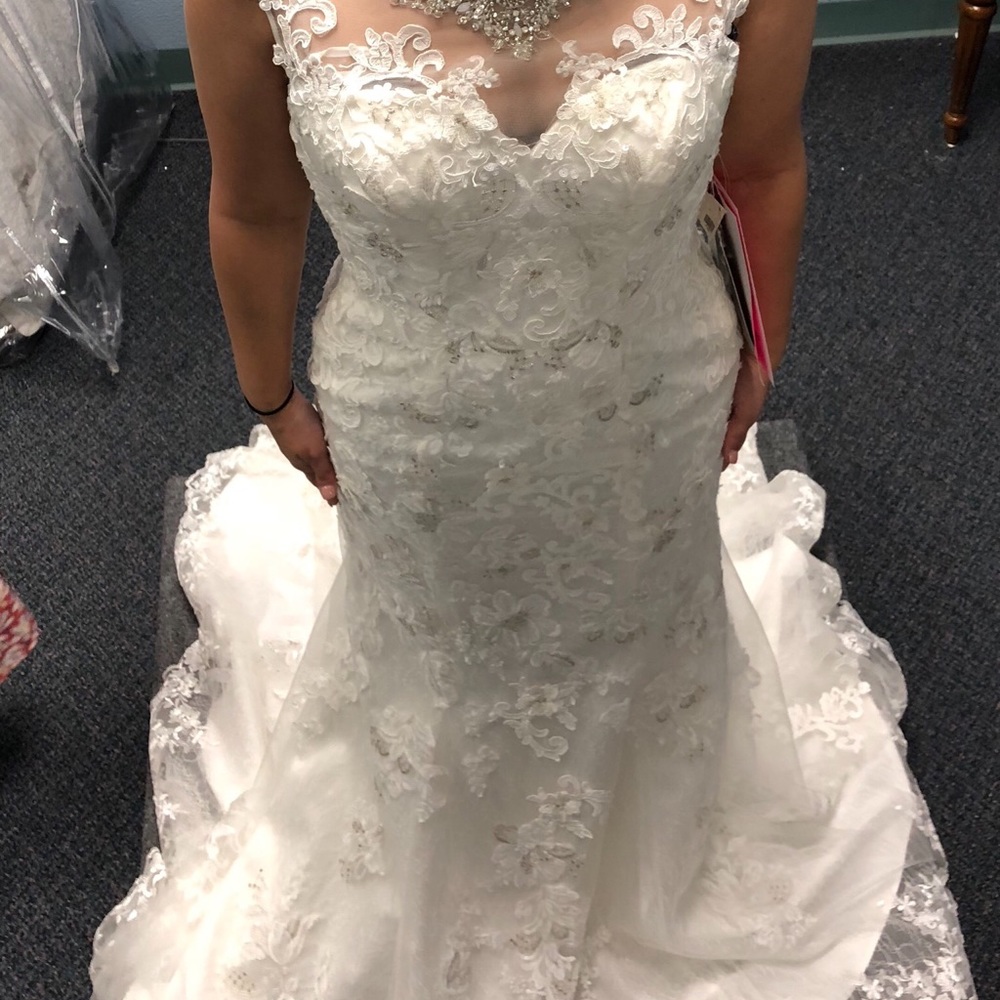 Modi Lee Wedding dress!